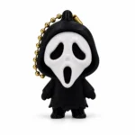 Entre no clima do Halloween com o Chaveiro Halloween Ghostface 3D, produzido em impressora 3D e inspirado no clássico visual do personagem Ghostface.